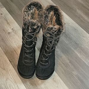 Columbia Omni Grip boots size 7.5, used in great condition. Color: Black.